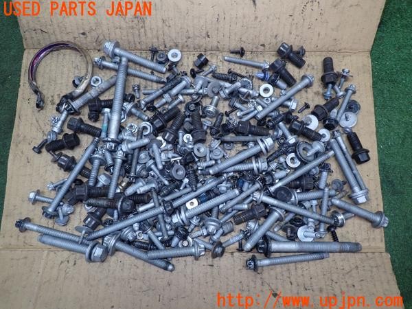 3UPJ=33630720]ベンツ GLA180(156942 X156)ネジ・ナット・ステー類 セット ジャンク_m0