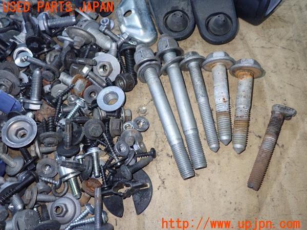 3UPJ=33760720]シトロエン DS5(B85F02)ネジ・ネジ・ナット・ステー類 セット ジャンク_m3