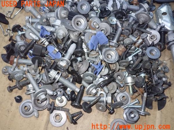 3UPJ=33760720]シトロエン DS5(B85F02)ネジ・ネジ・ナット・ステー類 セット ジャンク_m4