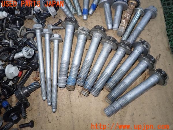 3UPJ=33780720]ボルボ V60(FB4164T)ネジ・ナット・ステー類 セット ジャンク_m2