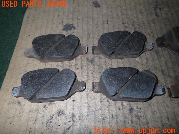 3UPJ=33810315]アバルト 595 ツーリズモ(312142)KRANZ クランツ GIGA's ブレーキパッド 中古_m4