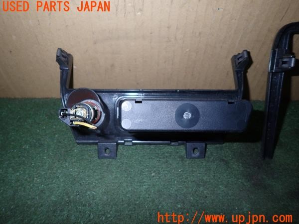 3UPJ=34100622]ロードスター YSリミテッド(NB6C)後期 純正 NC10 55 210 センターパネル オーディオパネル 中古_m4