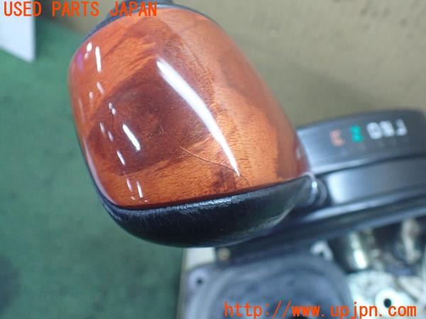 3UPJ=34320205]ランドクルーザー VXリミテッド(FZJ80G)中期 純正 シフトレバー 木目調シフトノブ AT 中古_m2