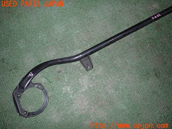 3UPJ=34400705]アウディ TT ロードスター 1.8T(8NAUQ)純正 8N0805629 フロントタワーバー 中古_m1