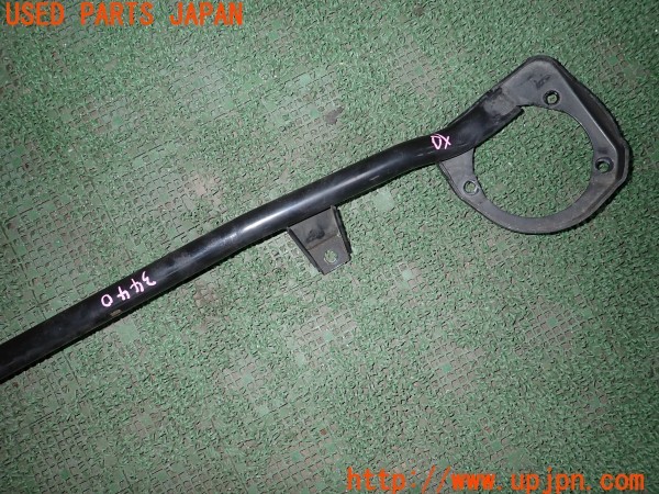 3UPJ=34400705]アウディ TT ロードスター 1.8T(8NAUQ)純正 8N0805629 フロントタワーバー 中古_m2