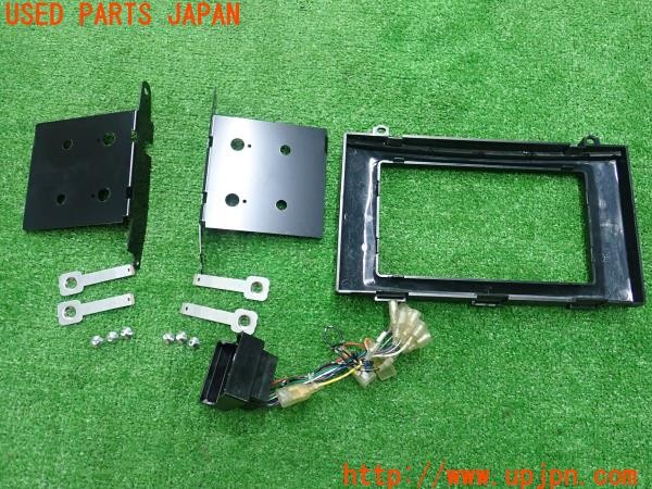 3UPJ=34410604]ベンツ V350(639811C)PB オーディオ取付キット MB169A2D05 2DIN 中古_m1