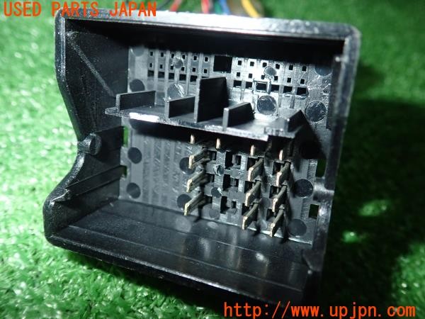 3UPJ=34410604]ベンツ V350(639811C)PB オーディオ取付キット MB169A2D05 2DIN 中古_m2