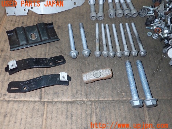 3UPJ=34430720]ベンツ CLS350(219356C C219)ネジ・ナット・ステー類 セット ジャンク_m2