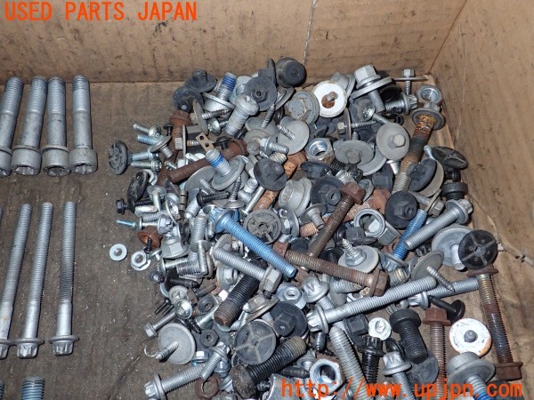 3UPJ=34430720]ベンツ CLS350(219356C C219)ネジ・ナット・ステー類 セット ジャンク_m3