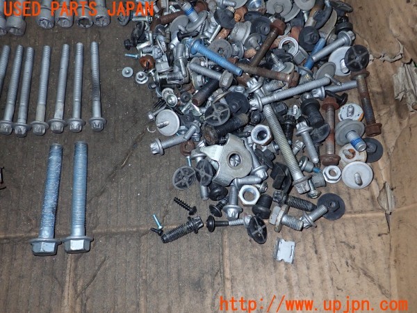 3UPJ=34430720]ベンツ CLS350(219356C C219)ネジ・ナット・ステー類 セット ジャンク_m4