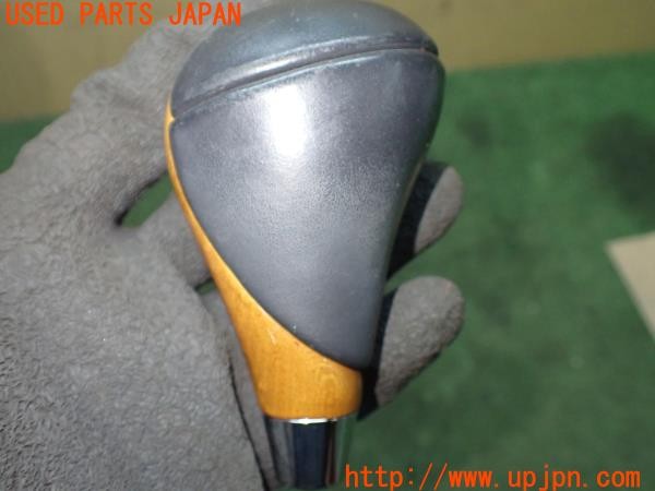 3UPJ=34460614]レクサス IS250 バージョンL(GSE20)中期 純正 シフトノブ 木目 ウッド 中古_m2