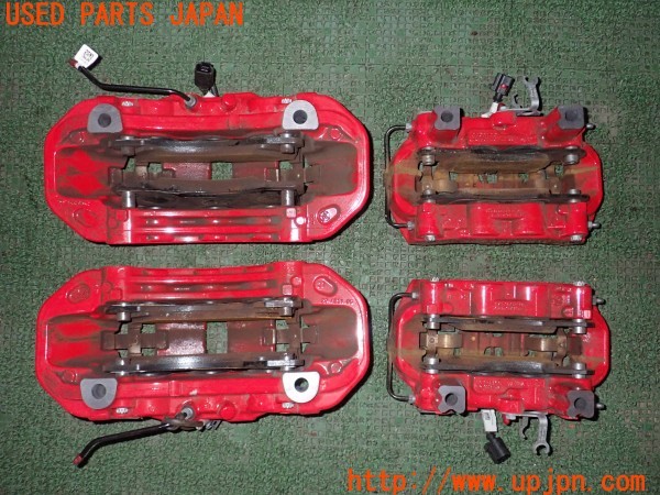 3UPJ=34550302]ポルシェ タイカン 4S(J1NB 9J1型)純正 brembo ブレンボ キャリパーローターセット 中古_m4