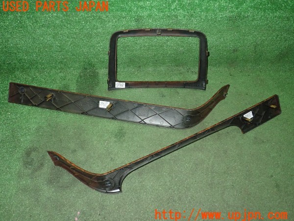 3UPJ=34670645]ベンツ ビアノ 3.2アンビエンテ(639811 W639)純正 内装パネル オーディオパネル インストルメントパネル 木目調 中古_m2