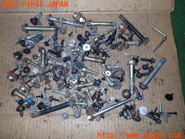 3UPJ=34770720]ジャガー Xタイプ(J51YB X400)ネジ・ナット・ステー類 セット ジャンク_m0