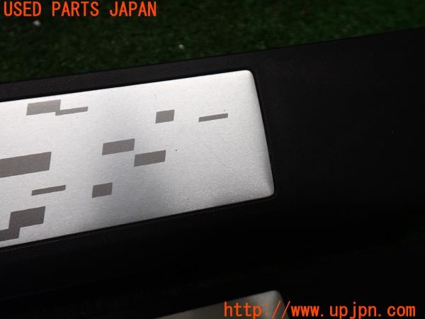 3UPJ=34870616]ルノー メガーヌ ルノースポール 273トロフィー2(DZF4R1)純正 スカッフプレート 中古_m3