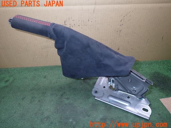 3UPJ=34870626]ルノー メガーヌ ルノースポール 273トロフィー2(DZF4R1)純正 サイドブレーキレバー アルカンターラ 中古_m1