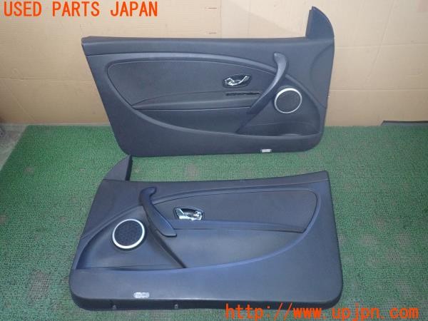 3UPJ=34870637]ルノー メガーヌ ルノースポール 273トロフィー2(DZF4R1)純正 ドア内張り 中古_m0