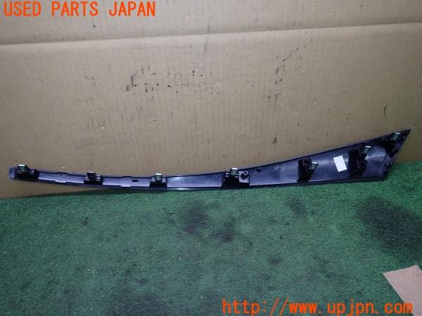 3UPJ=34870645]ルノー メガーヌ ルノースポール 273トロフィー2(DZF4R1)純正 684120008R ダッシュボードトリム 右ハンドル 中古_m3