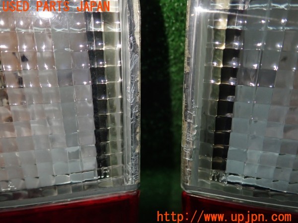 3UPJ=34890547]ハイラックスサーフ(KZN130W)TYC 11-3205B 11-3206B テールランプ 中古_m2