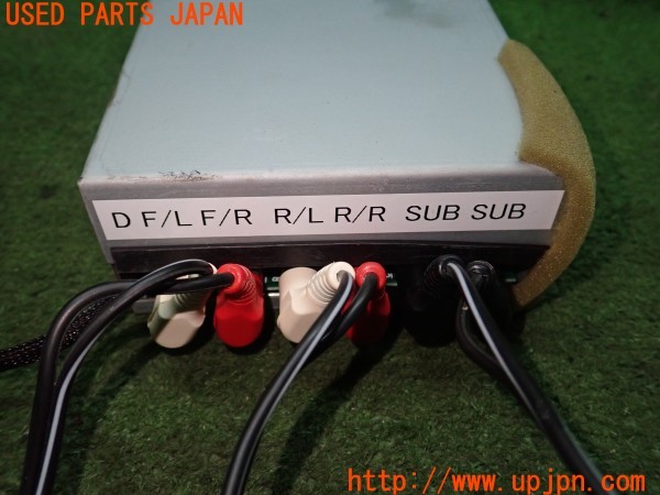 3UPJ=34910511]ジープ グランドチェロキー ラレード(WK36)純正 アンプ 中古_m3