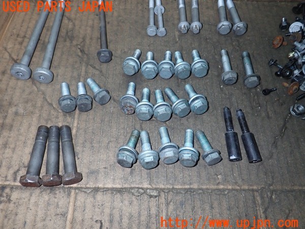 3UPJ=34980720]BMW Z4 ロードスター 2.5i(BT25 E85)前期 ネジ・ナット・ステー類 セット ジャンク_m2
