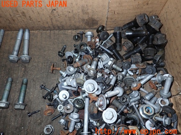 3UPJ=34980720]BMW Z4 ロードスター 2.5i(BT25 E85)前期 ネジ・ナット・ステー類 セット ジャンク_m3