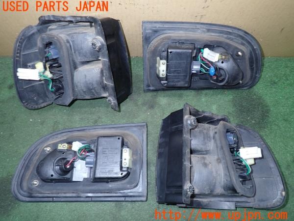 3UPJ=35060547]デリカ スペースギア シャモニー(PD6W)後期 純正 テールランプ フィニッシャー スモークレンズ 中古_m1