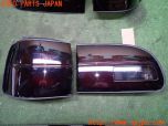 3UPJ=35060547]デリカ スペースギア シャモニー(PD6W)後期 純正 テールランプ フィニッシャー スモークレンズ 中古_s3