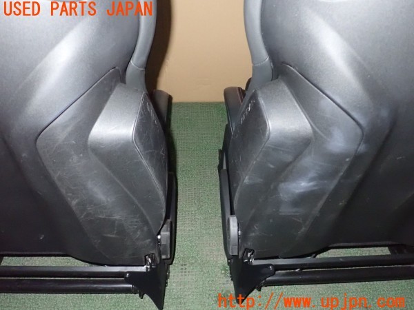 3UPJ=35210609]ルノー メガーヌR.S.(ルノー・スポール)(DZF4R)純正 RECARO レカロ シートセット 運転席 助手席 レール付き 中古_m4