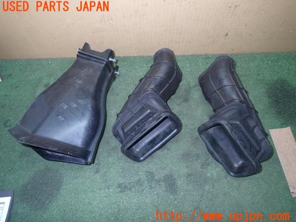 3UPJ=35360537]カワサキ ニンジャ ZX-10R(ZXT00D)純正 エアダクト 中古_m3