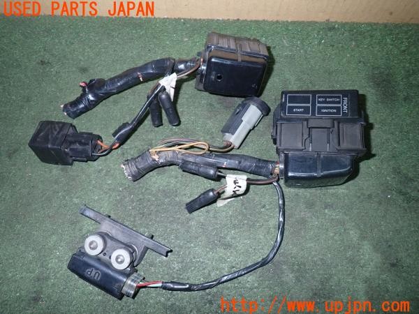 3UPJ=35370521]Buell(ビューエル)FIREBOLT XB9R(2003年)純正 ヒューズボックス リレーボックス ジャンク_m4