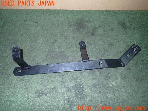 3UPJ=35370561]Buell(ビューエル)FIREBOLT XB9R(2003年)純正 アンダーカウルブラケット 中古_m0