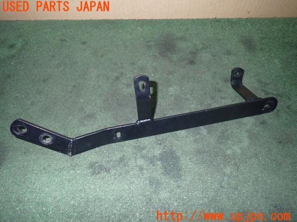 3UPJ=35370561]Buell(ビューエル)FIREBOLT XB9R(2003年)純正 アンダーカウルブラケット 中古_m1