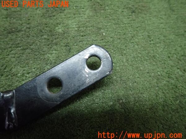 3UPJ=35370561]Buell(ビューエル)FIREBOLT XB9R(2003年)純正 アンダーカウルブラケット 中古_m2