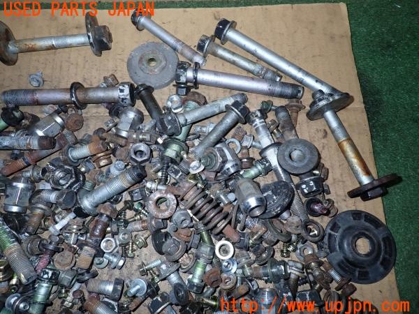 3UPJ=35380720]ランドクルーザー100(HDJ101K)前期 ネジ・ナット・ステー類 セット ジャンク_m1