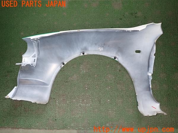 3UPJ=35550049]セリカ GT-FOUR(ST205)後期 純正 右フロントフェンダー カストロールカラー デカール・ステッカー貼り付け 中古_m3