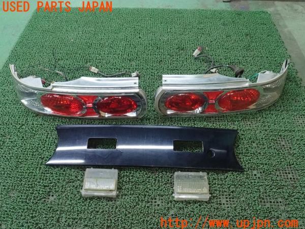 3UPJ=35630547]MR2(SW20)前期 II型 社外テールランプ 純正ガーニッシュ セット 難有 中古_m0