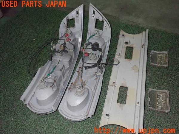 3UPJ=35630547]MR2(SW20)前期 II型 社外テールランプ 純正ガーニッシュ セット 難有 中古_m1