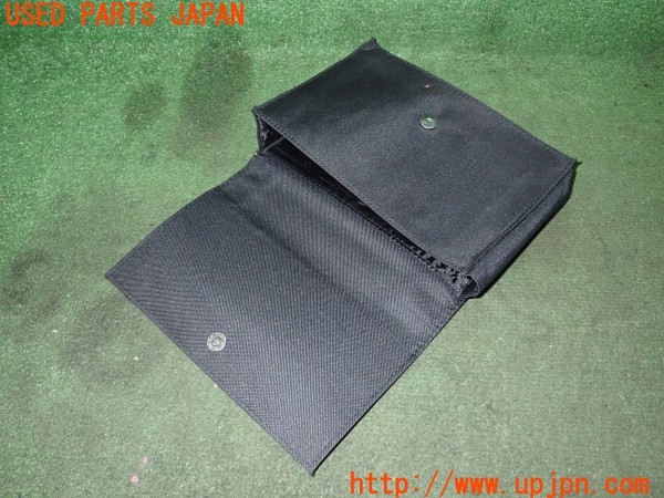 3UPJ=35710801]ルノー メガーヌR.S.(ルノー・スポール)(DZF4R)車検証入れ マニュアルケース 中古_m3