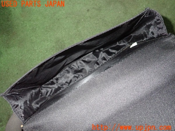 3UPJ=35710801]ルノー メガーヌR.S.(ルノー・スポール)(DZF4R)車検証入れ マニュアルケース 中古_m4