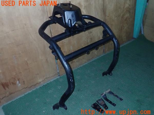 3UPJ=35720022]デリカ スターワゴン(P25W)前期 純正? フロントバンパーガード タイヤブラケット付 中古_m0