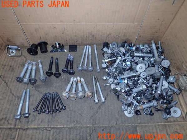 3UPJ=35760720]BMW ミニ(MINI)ジョンクーパーワークス クロスオーバー(XDJCW R60)ネジ・ナット・ステー類 セット ジャンク_m0