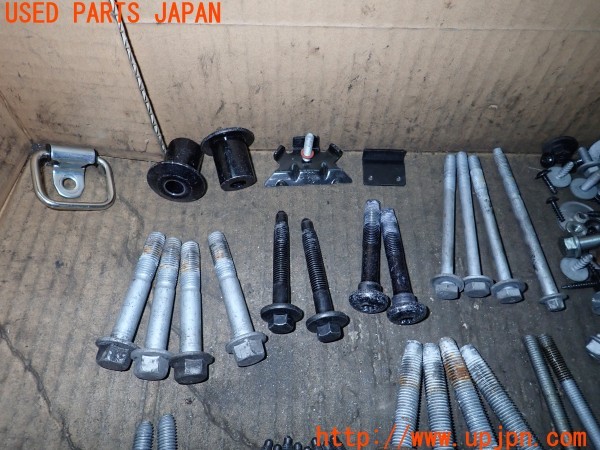 3UPJ=35760720]BMW ミニ(MINI)ジョンクーパーワークス クロスオーバー(XDJCW R60)ネジ・ナット・ステー類 セット ジャンク_m1