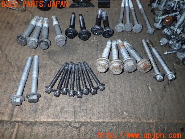 3UPJ=35760720]BMW ミニ(MINI)ジョンクーパーワークス クロスオーバー(XDJCW R60)ネジ・ナット・ステー類 セット ジャンク_m2