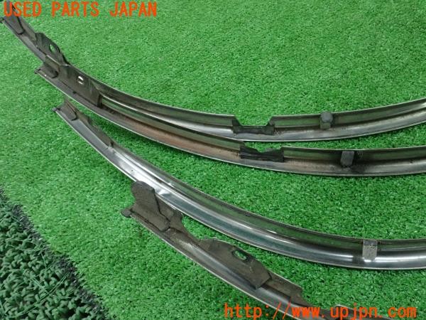 3UPJ=35790013]セドリック ワゴン SGL(WY30)純正 フェンダーアーチモール メッキ 中古_m4