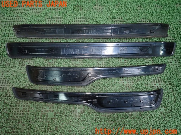 3UPJ=35940616]BMW アルピナ D3 ビターボ リムジン(3N1A E90系)純正 スカッフプレート 中古_m4