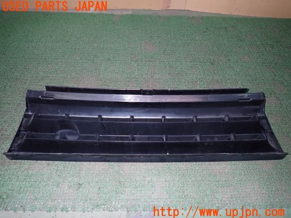 3UPJ=36090014]ランドローバー レンジローバー 4.6HSE(LP60D P38A)後期 ディスカバリー(L318)純正 DHB 000210PMA フロントグリル② 中古_m2