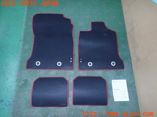 3UPJ=36190629]GR86(BRZ)RZ(ZN8 A型)純正 オプション フロアマット MT用 中古_m4