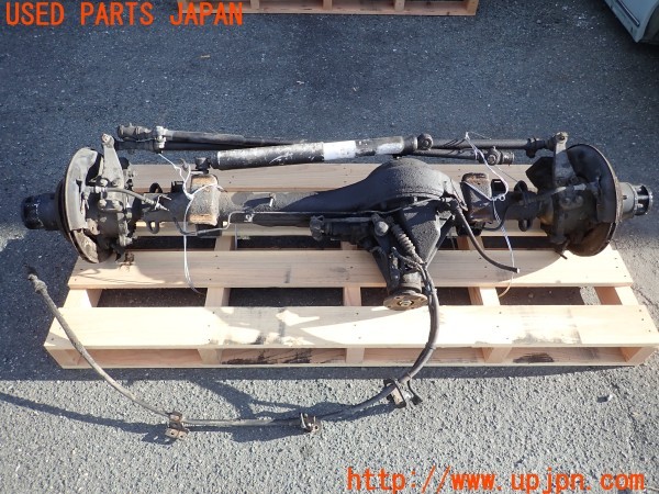 3UPJ=36220318]ランドクルーザー60 バン(HJ61V(改))後期 純正 フロントデフホーシング デフロック 社外 ステアリングダンパー付き 中古_m0