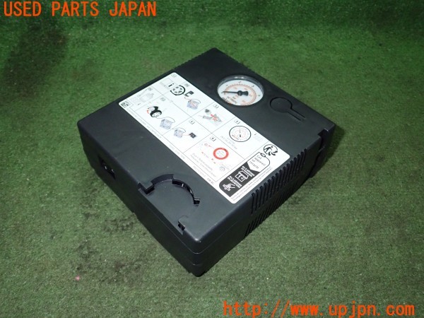 3UPJ=36240625]VW ポロ TSI アクティブ(AWDLA)純正 パンク修理キット 中古_m1